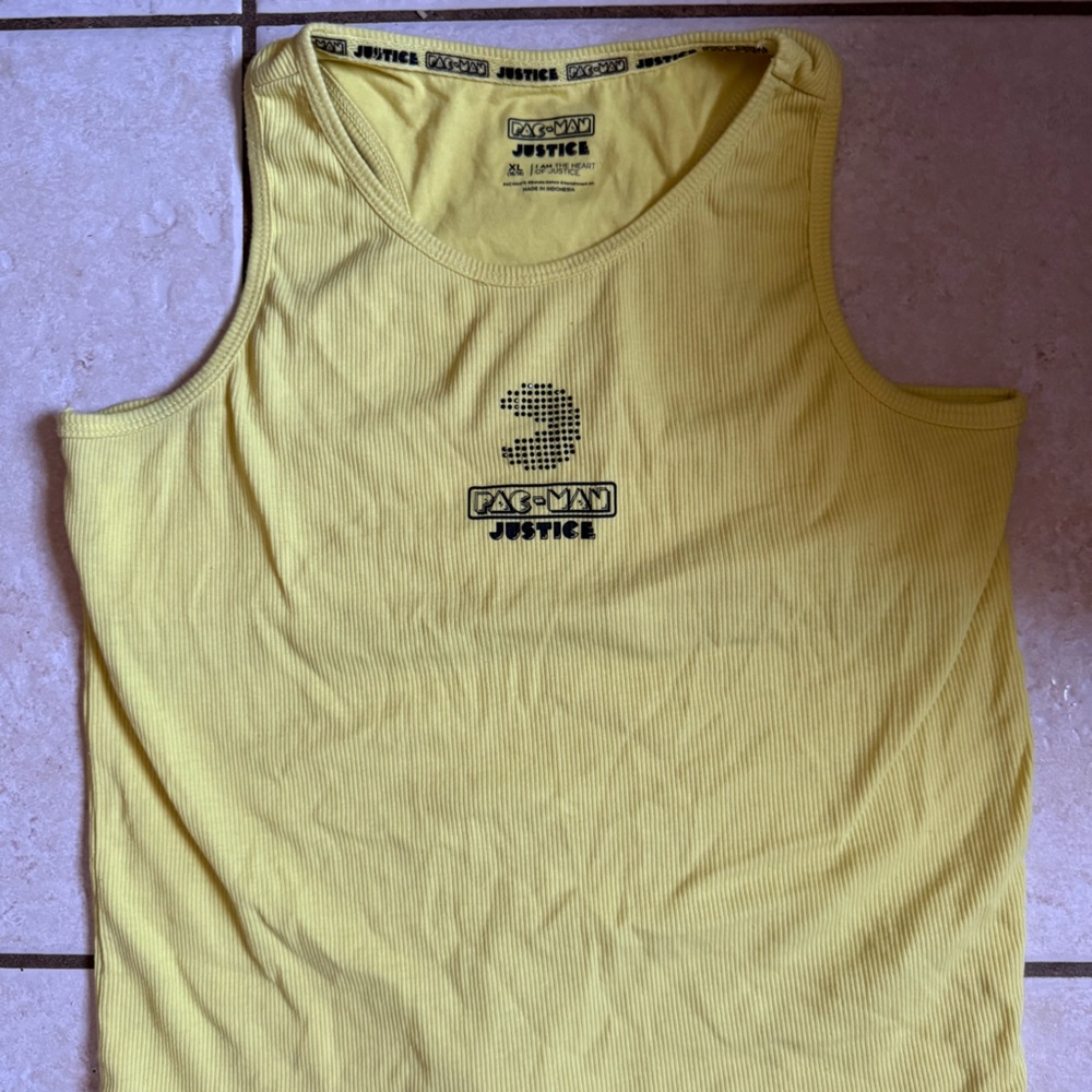 Girls pac man tank top size xl